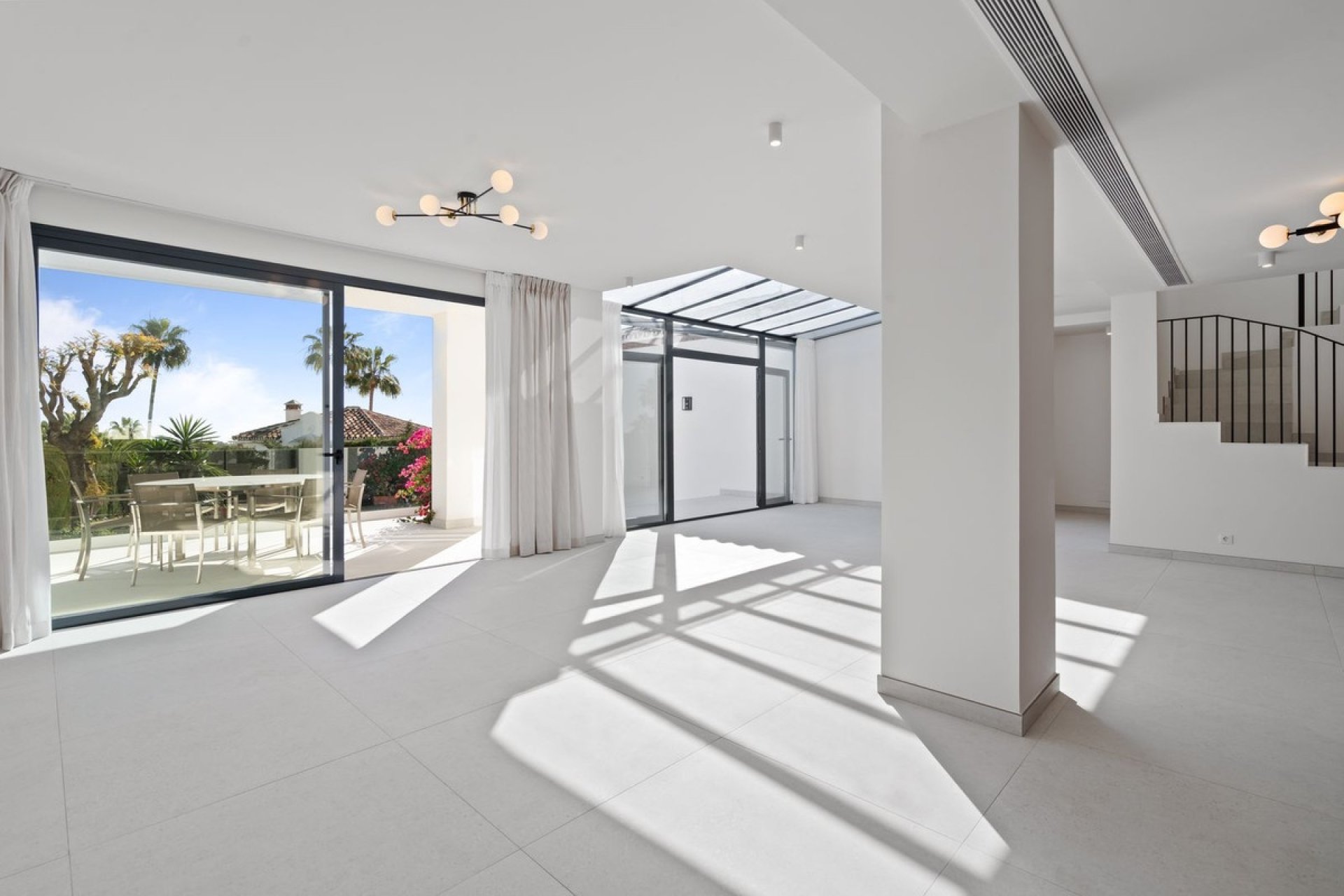 Resale - Villa - Marbella - Elviria