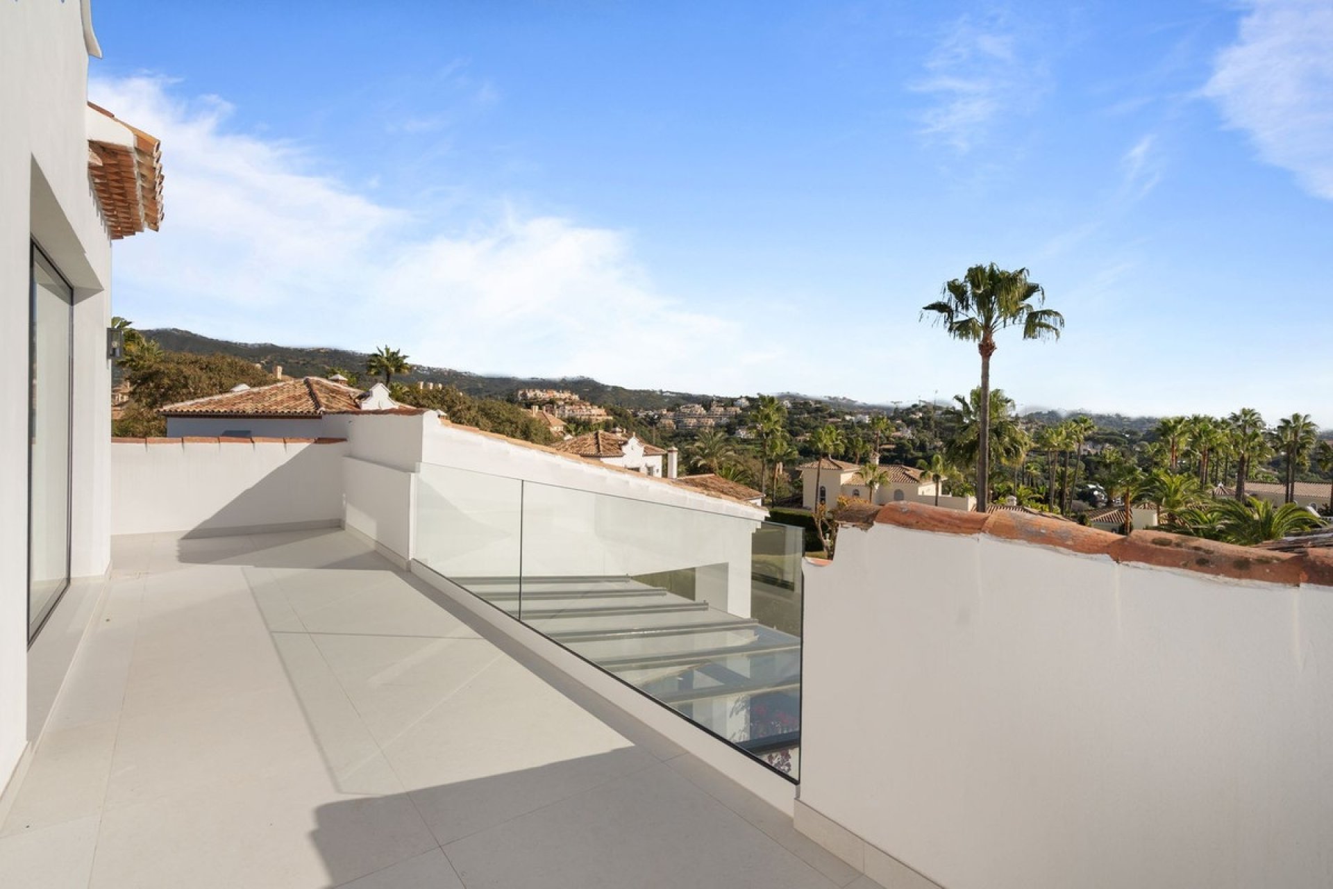 Resale - Villa - Marbella - Elviria
