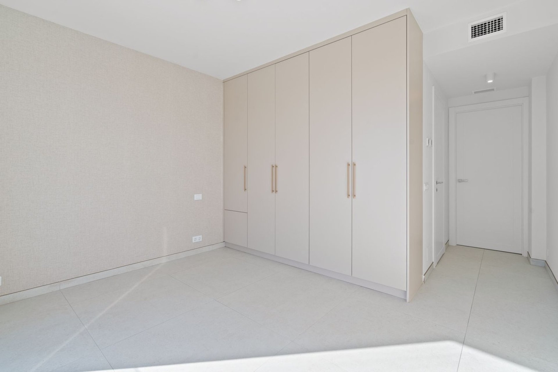Resale - Villa - Marbella - Elviria