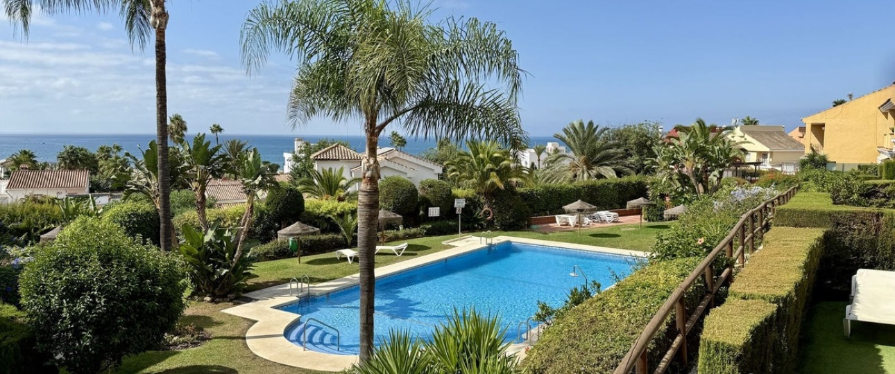 Resale - Villa - Marbella - Elviria