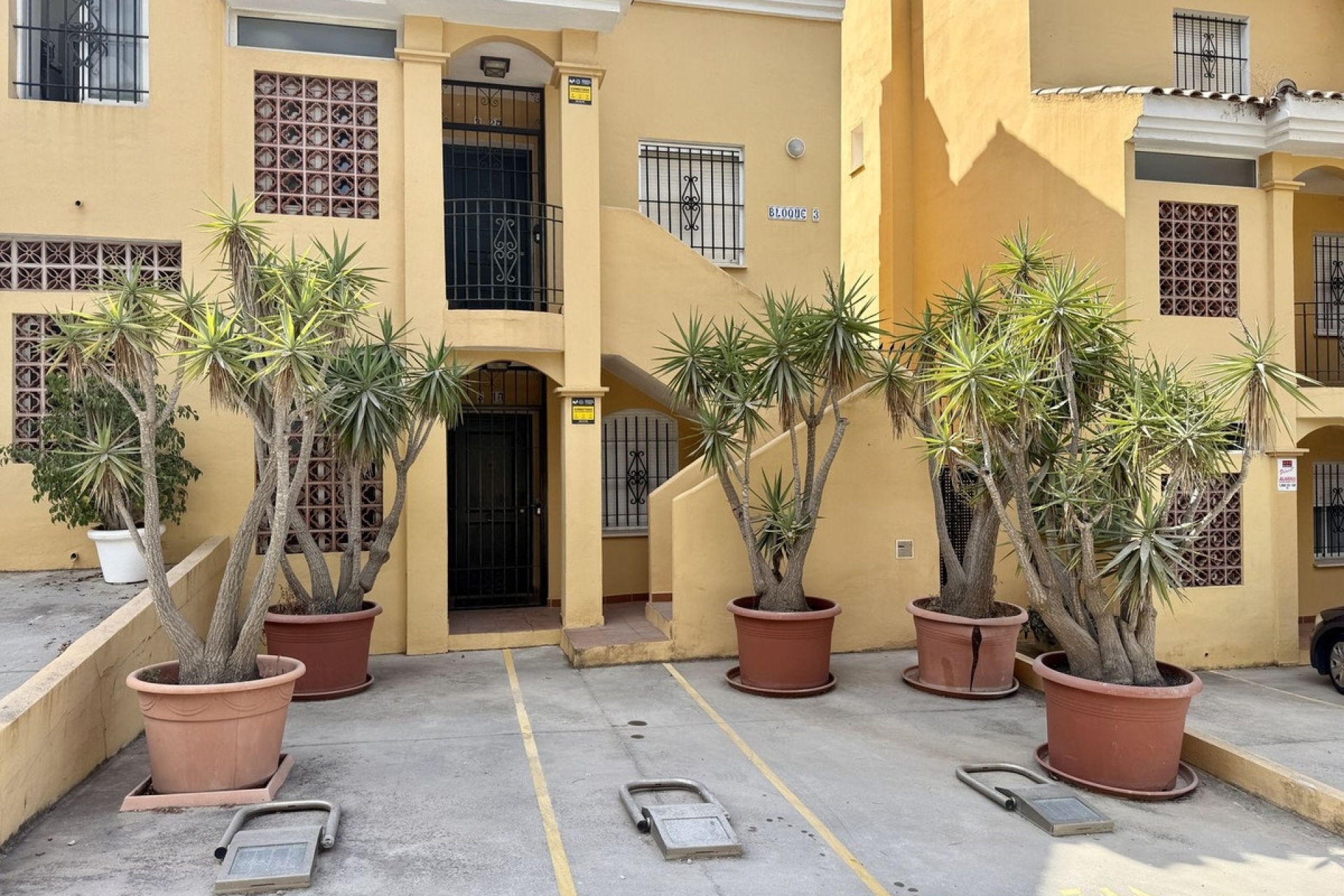 Resale - Villa - Marbella - Elviria