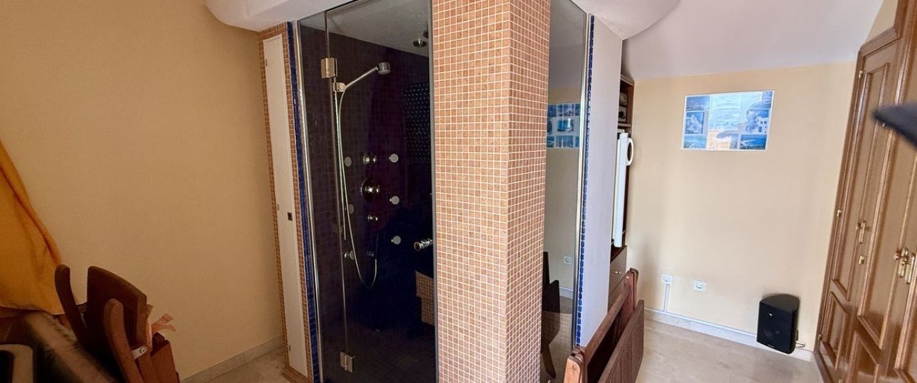 Resale - Villa - Marbella - Elviria