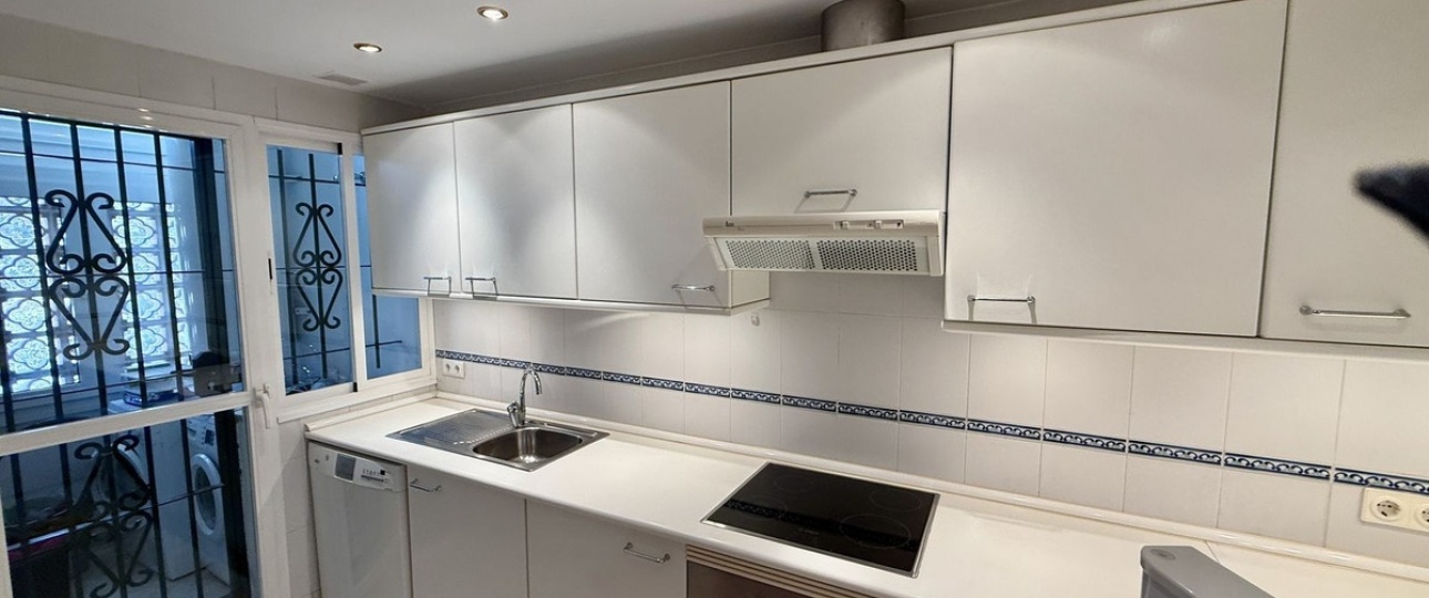 Resale - Villa - Marbella - Elviria