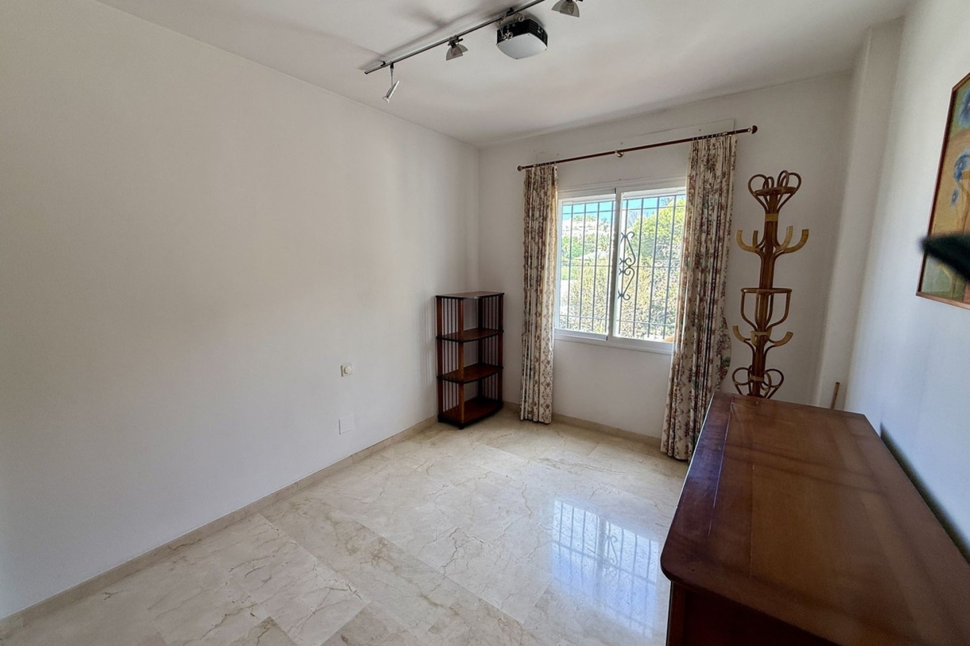 Resale - Villa - Marbella - Elviria