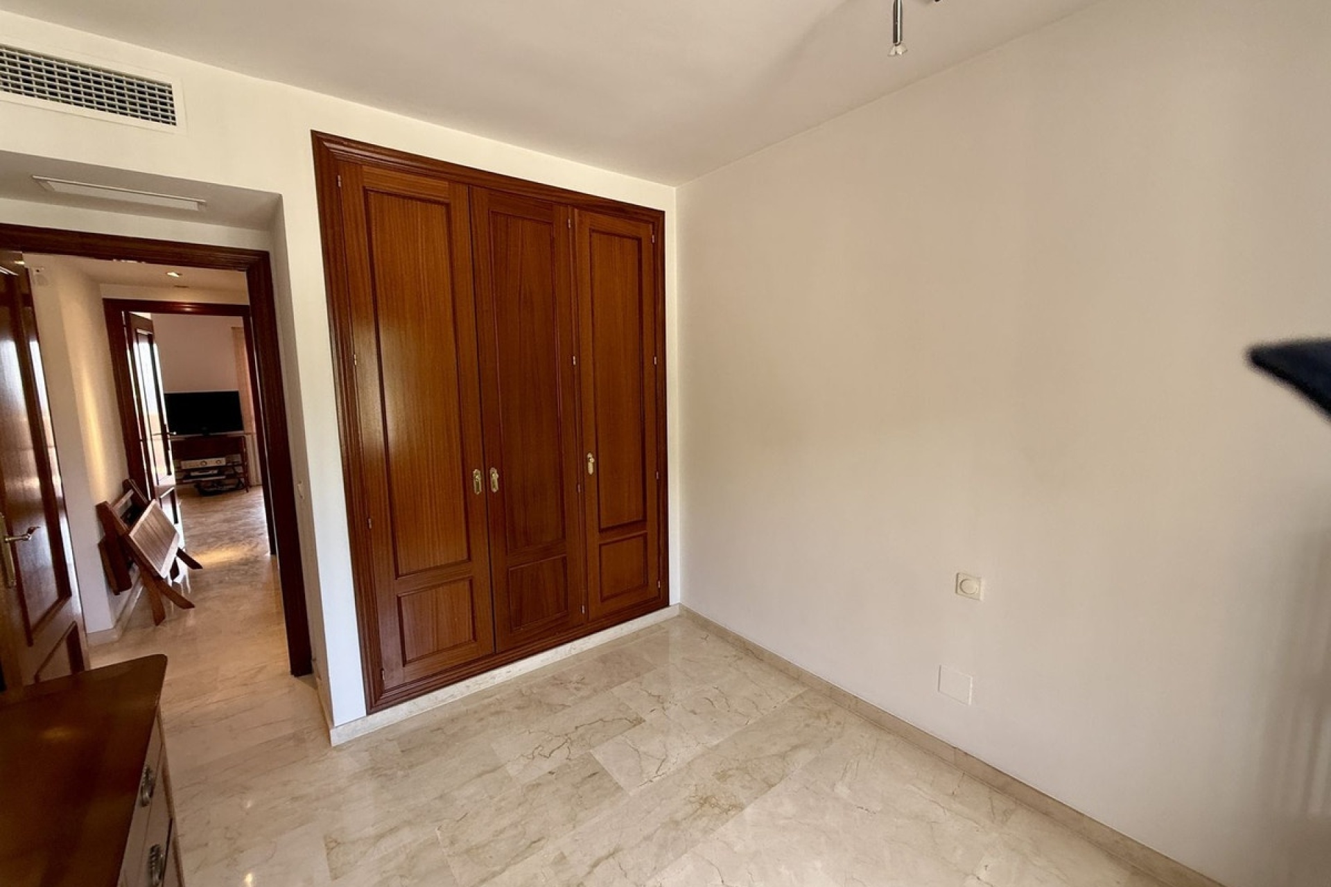 Resale - Villa - Marbella - Elviria