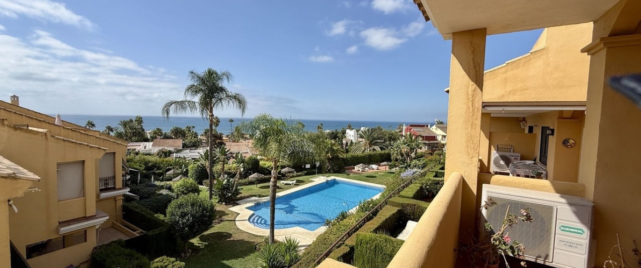 Resale - Villa - Marbella - Elviria