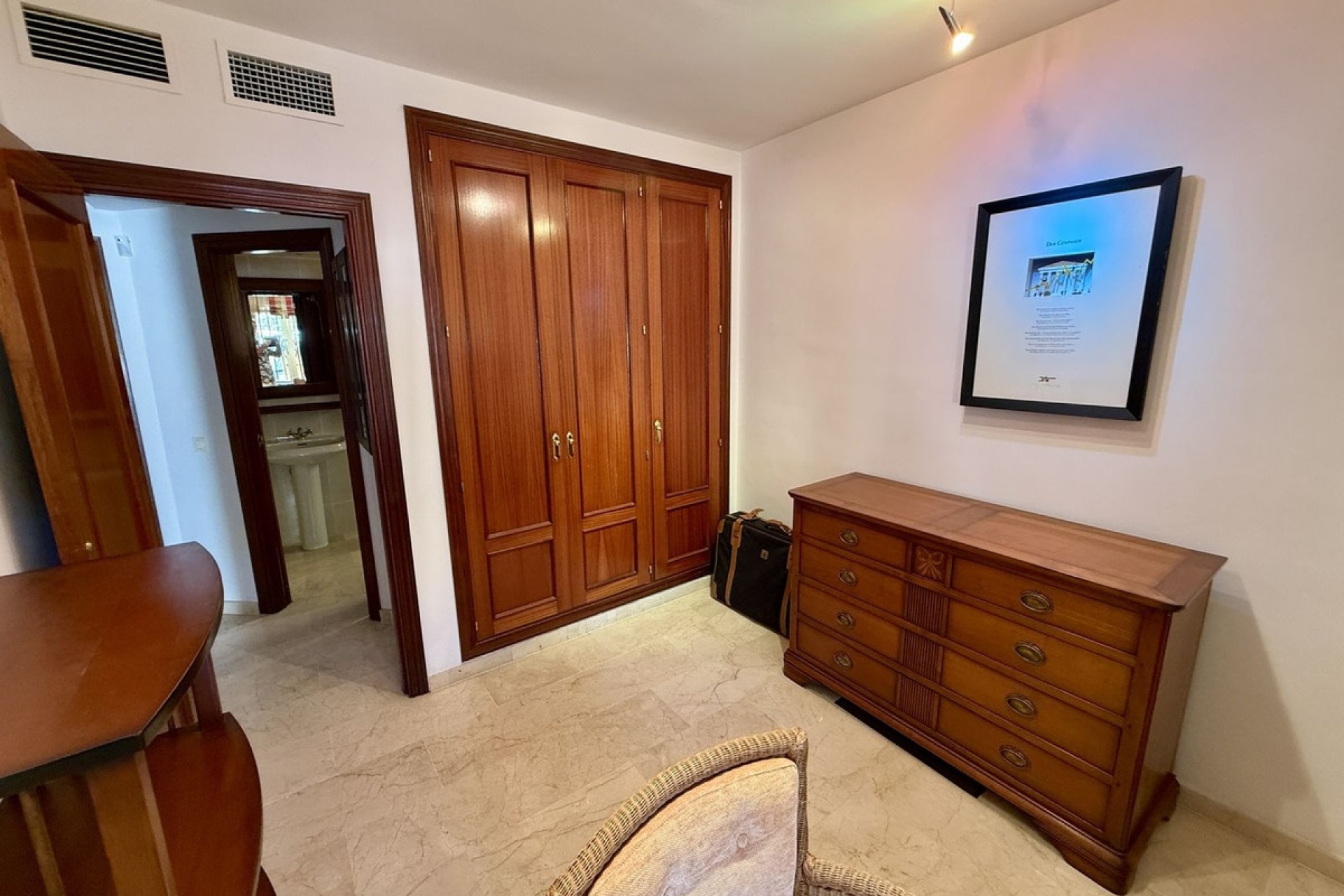 Resale - Villa - Marbella - Elviria