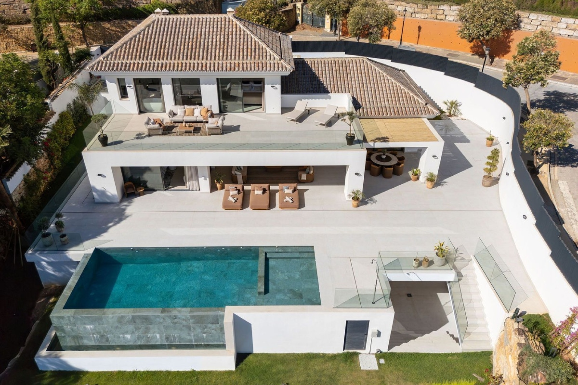 Resale - Villa - Marbella - Elviria