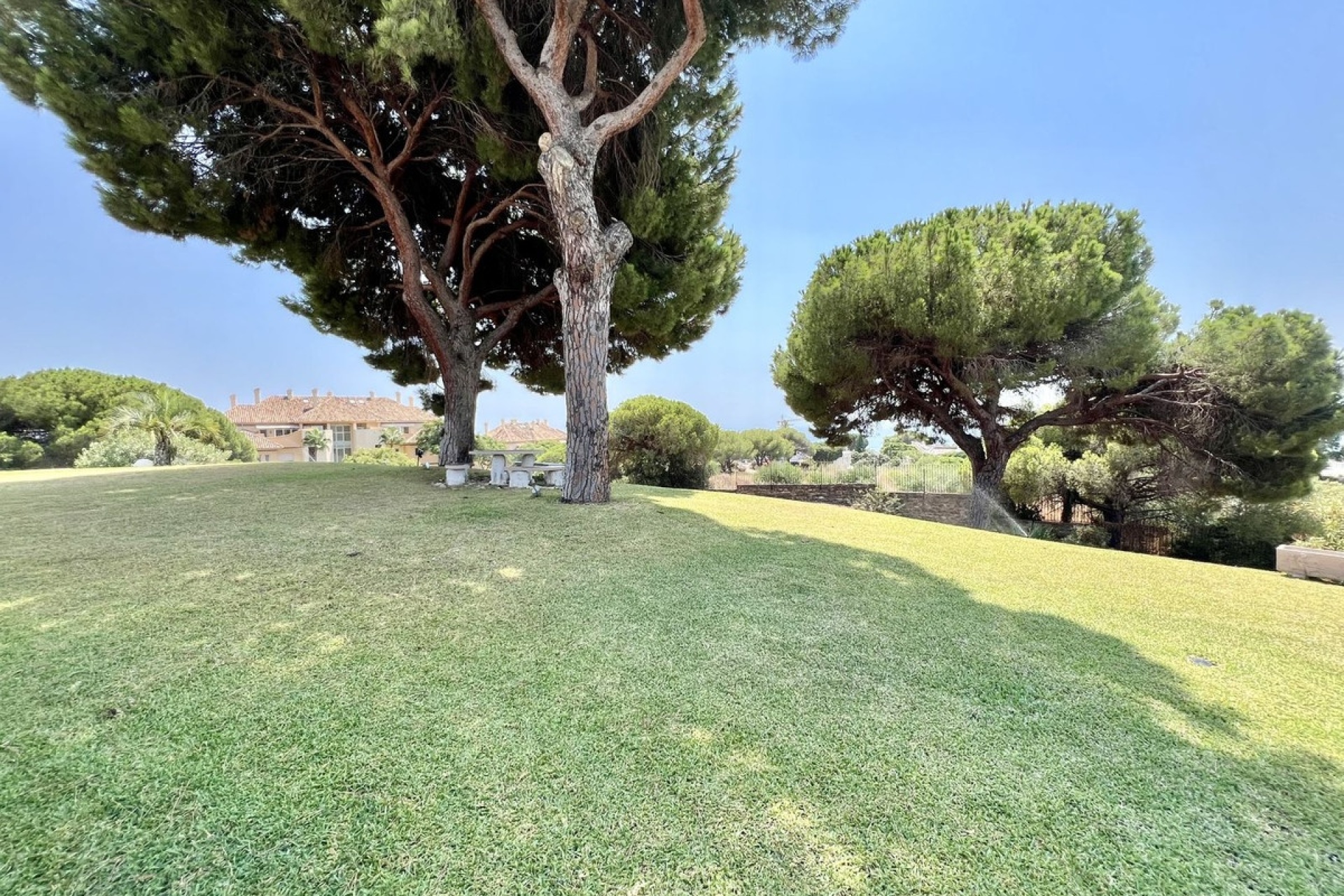 Resale - Villa - Marbella - Elviria