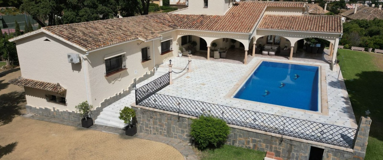 Resale - Villa - Marbella - Elviria