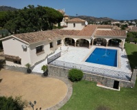 Resale - Villa - Marbella - Elviria