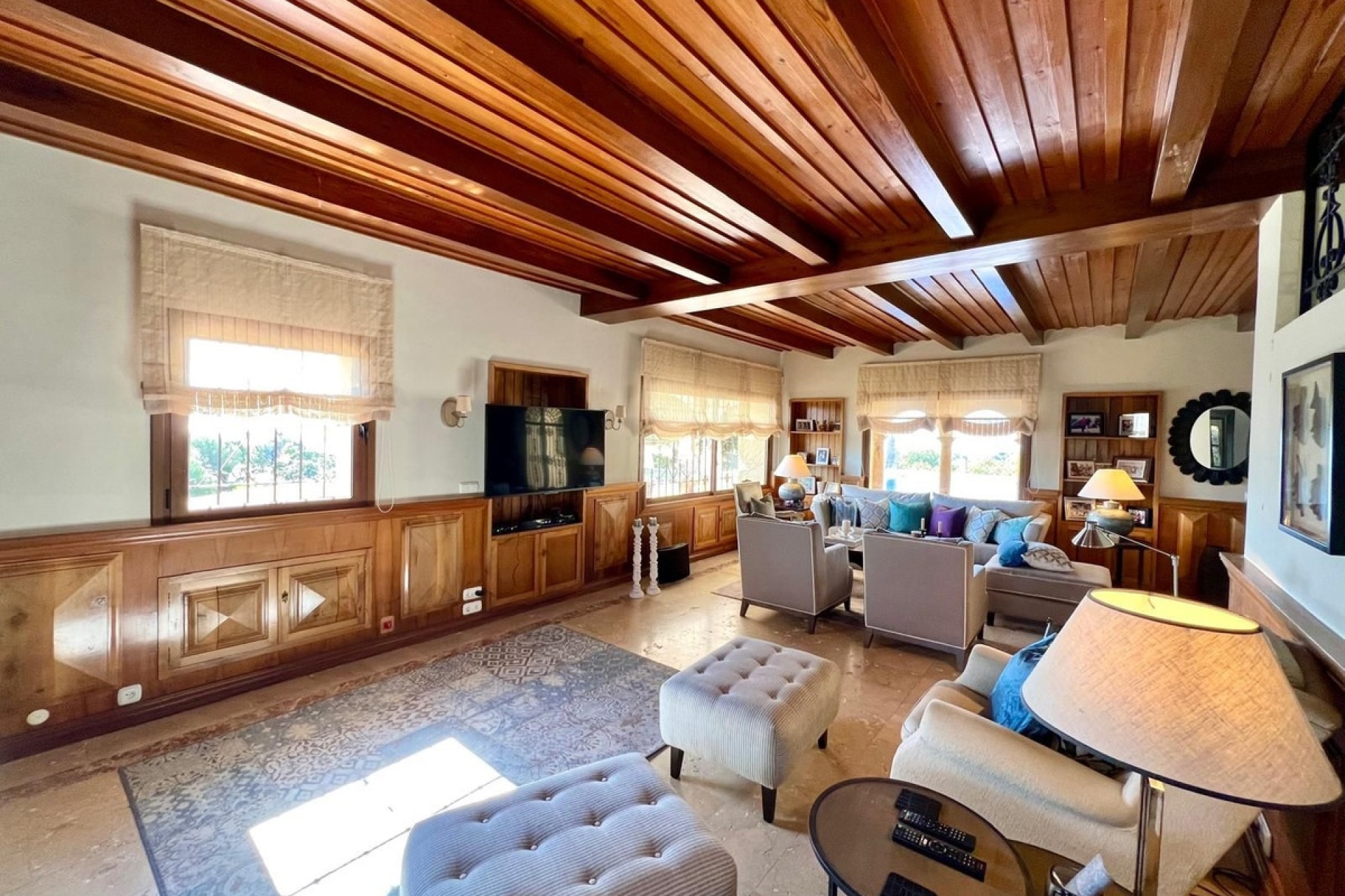 Resale - Villa - Marbella - Elviria