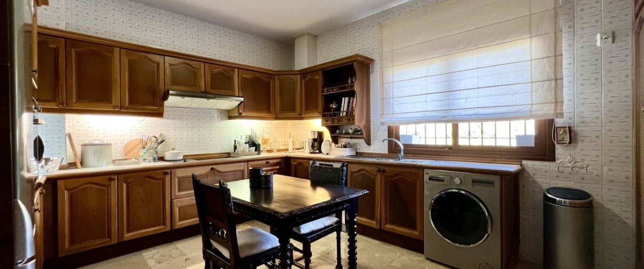 Resale - Villa - Marbella - Elviria