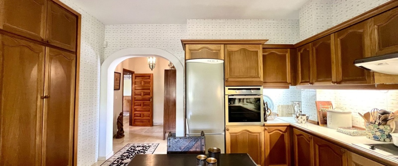 Resale - Villa - Marbella - Elviria