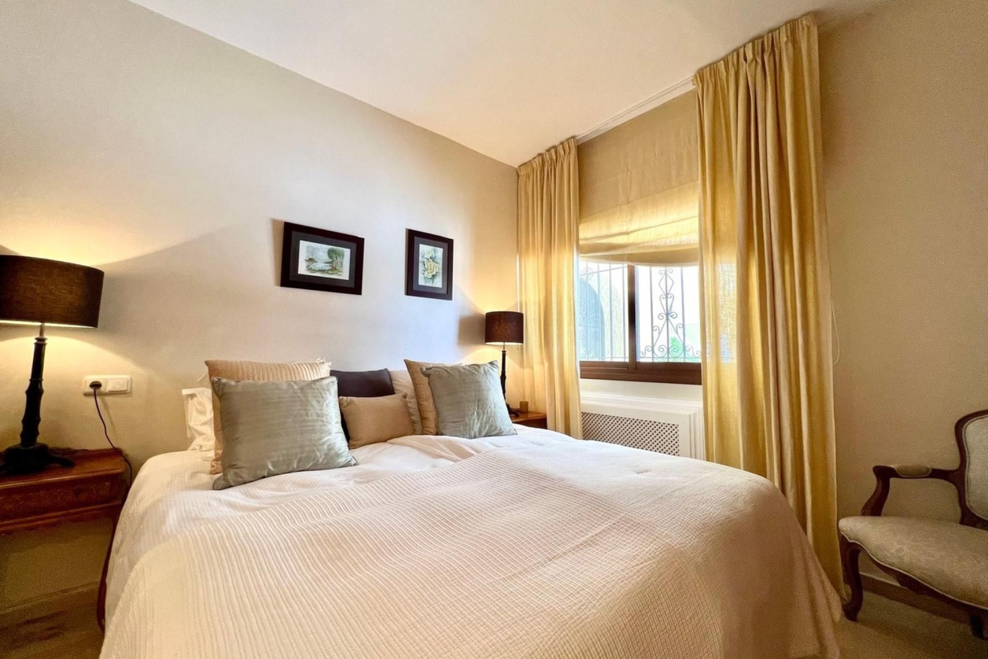 Resale - Villa - Marbella - Elviria