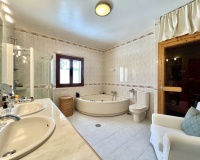 Resale - Villa - Marbella - Elviria