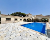 Resale - Villa - Marbella - Elviria
