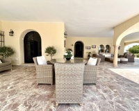 Resale - Villa - Marbella - Elviria