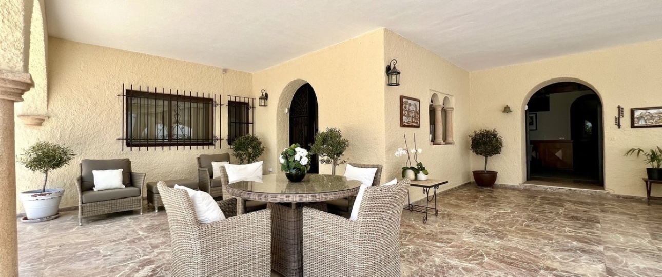 Resale - Villa - Marbella - Elviria