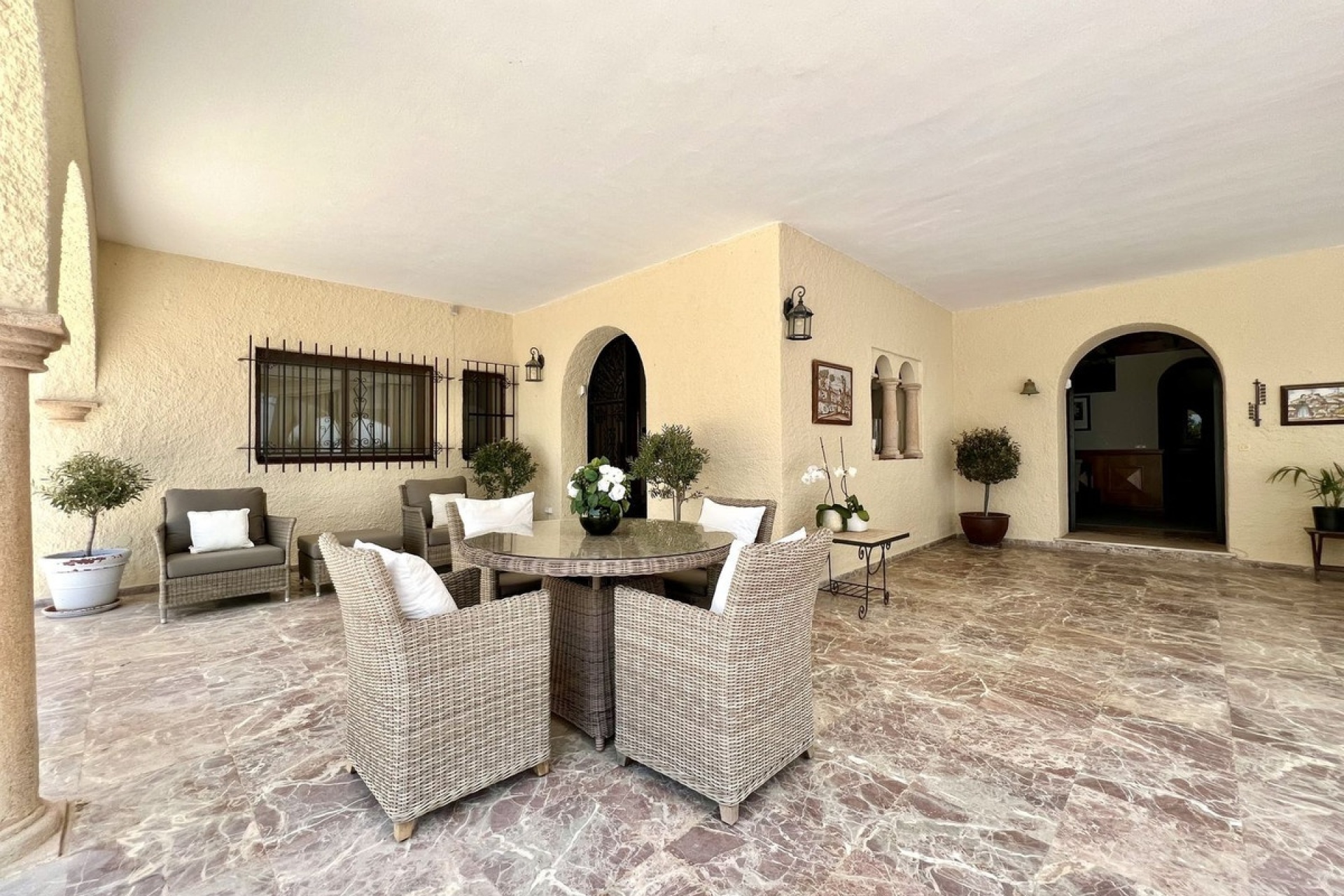 Resale - Villa - Marbella - Elviria