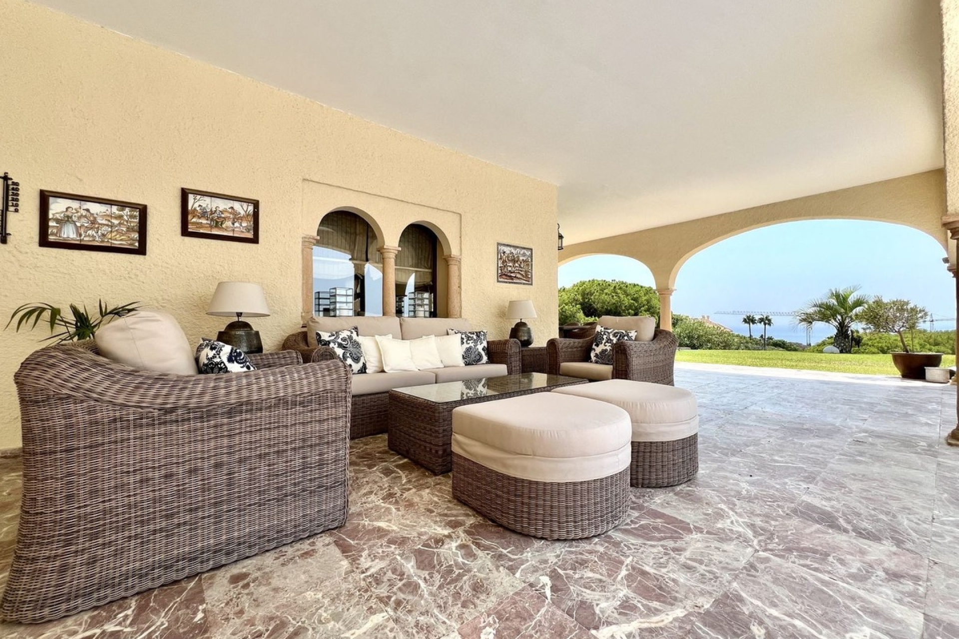 Resale - Villa - Marbella - Elviria