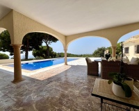 Resale - Villa - Marbella - Elviria