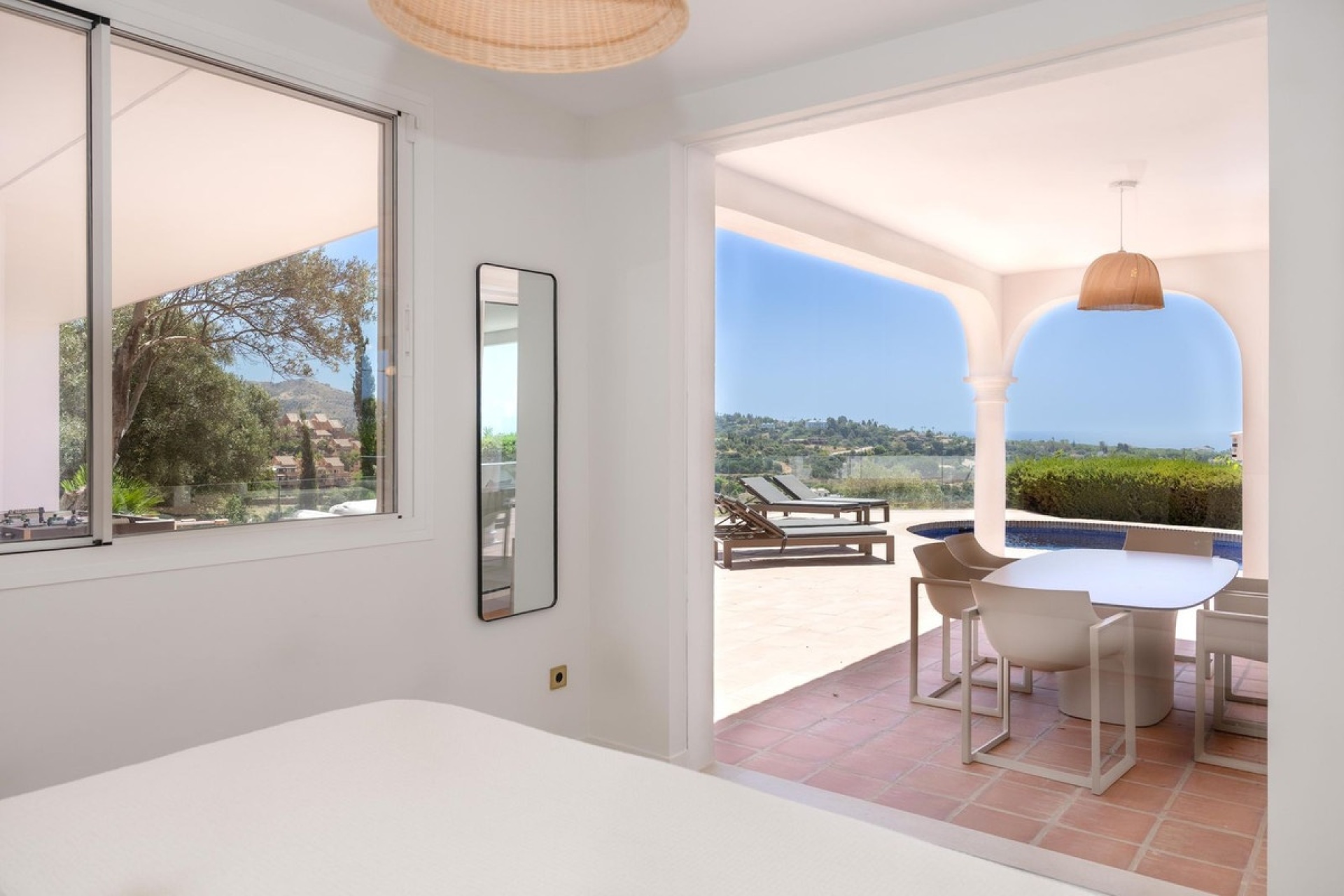 Resale - Villa - Marbella - Elviria