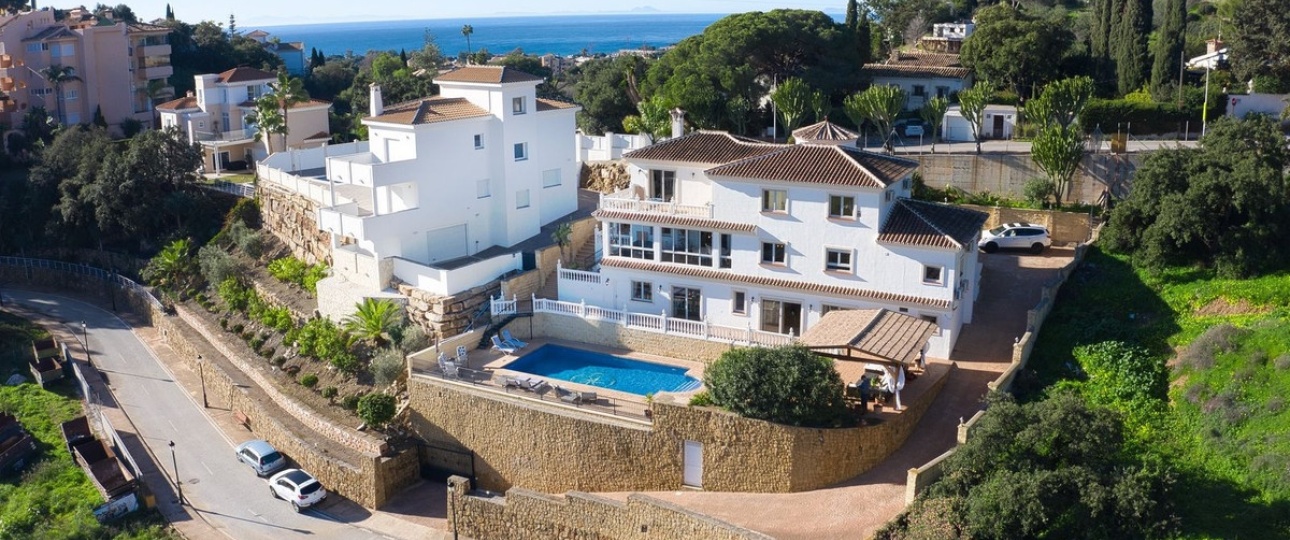 Resale - Villa - Marbella - Elviria