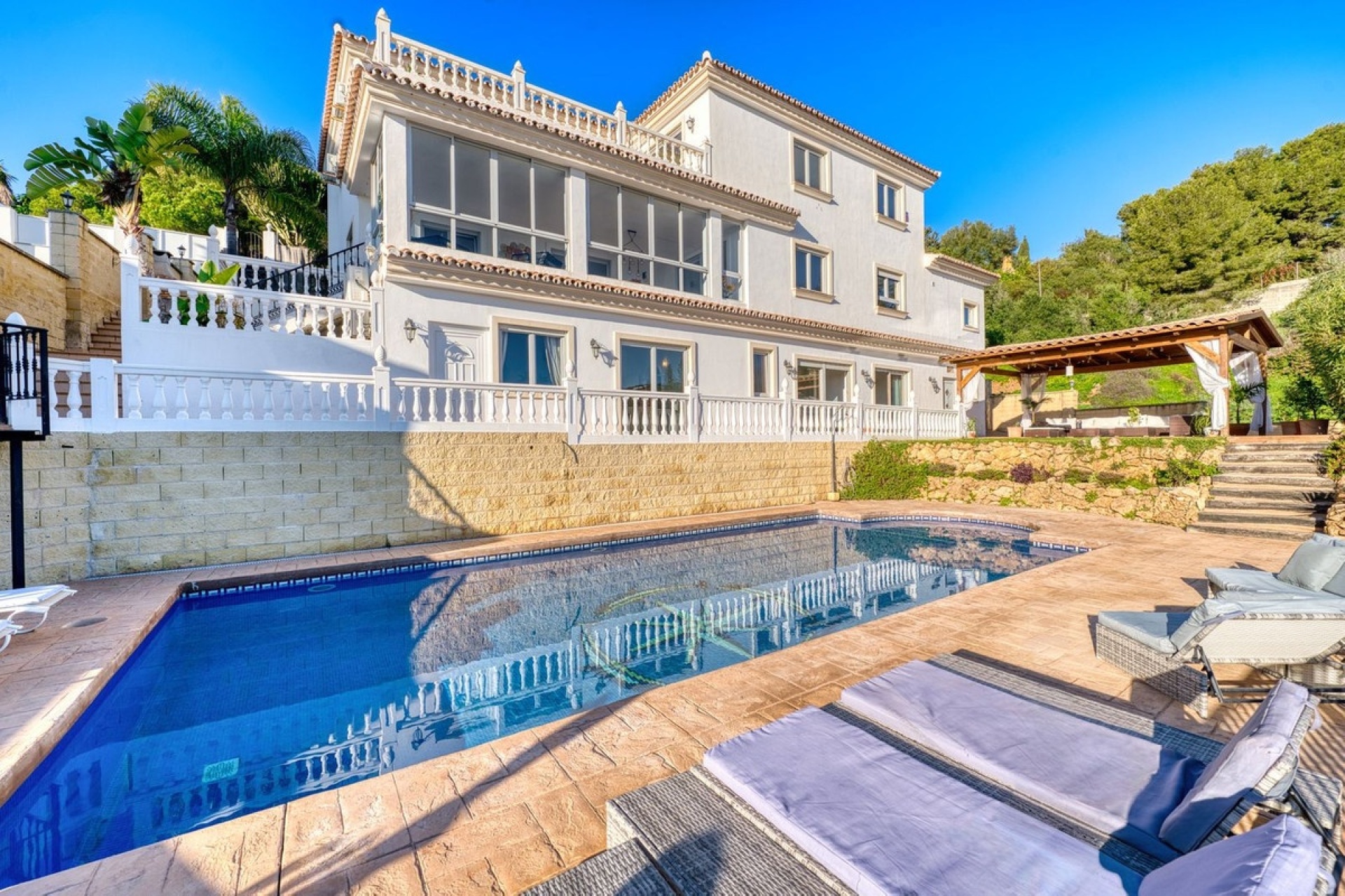Resale - Villa - Marbella - Elviria