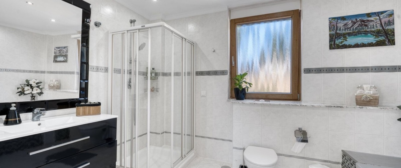 Resale - Villa - Marbella - Elviria