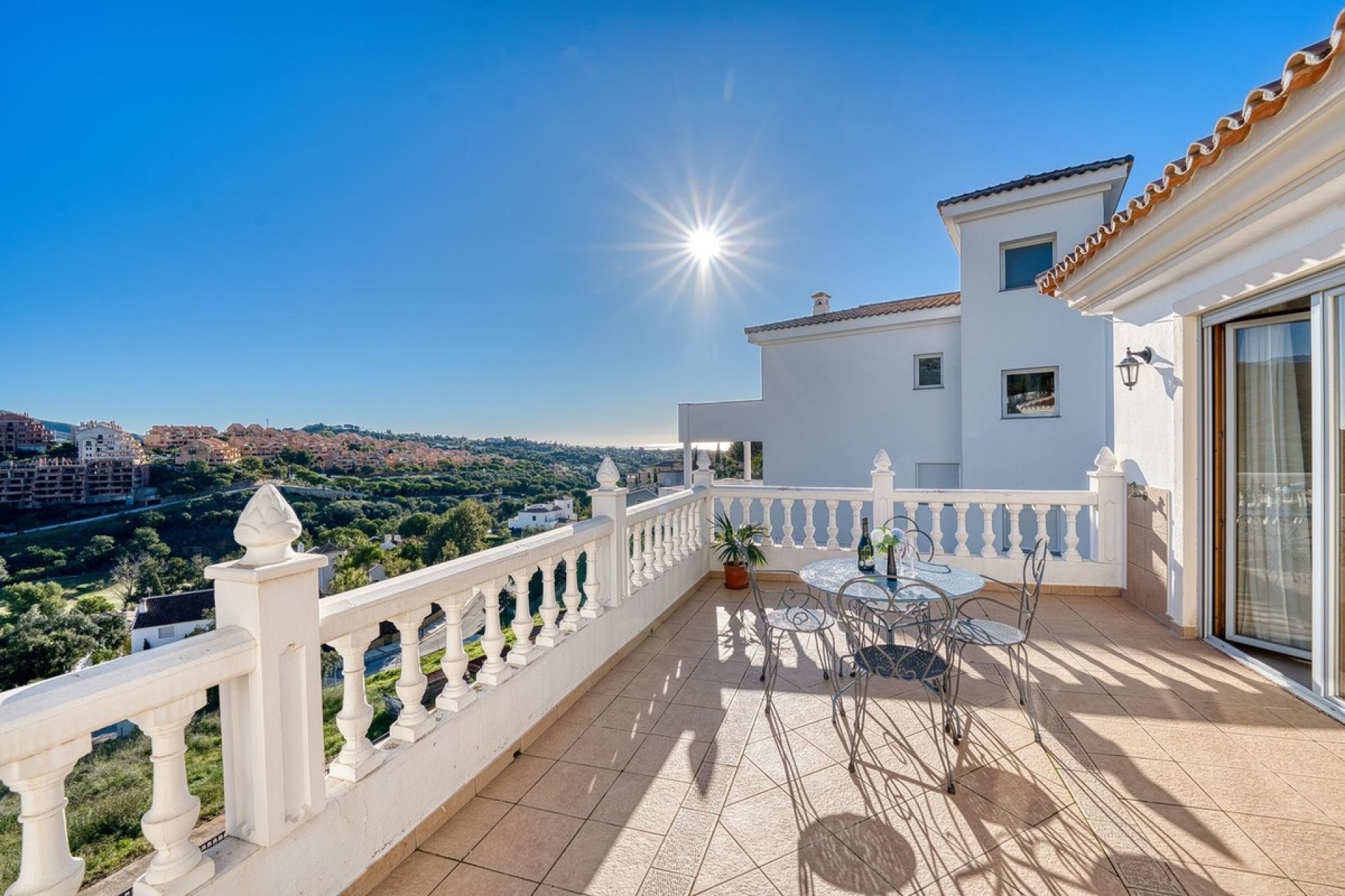 Resale - Villa - Marbella - Elviria