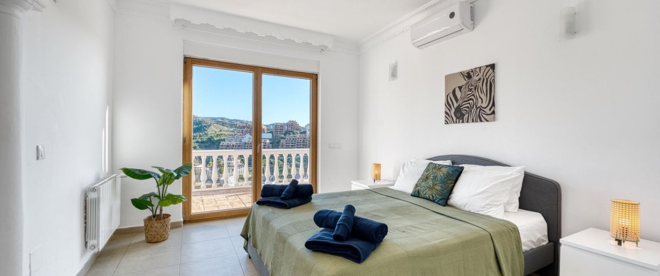 Resale - Villa - Marbella - Elviria
