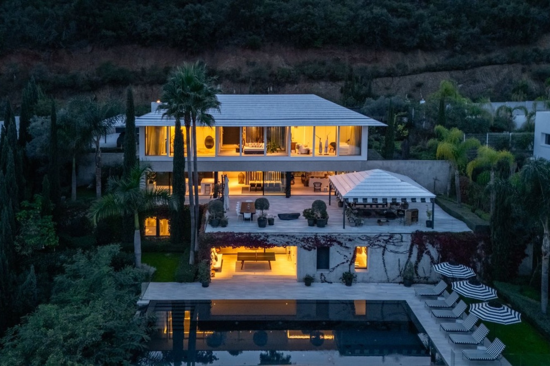 Resale - Villa - Marbella - Elviria