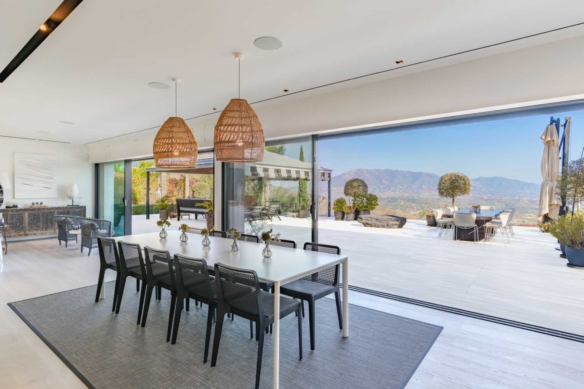 Resale - Villa - Marbella - Elviria