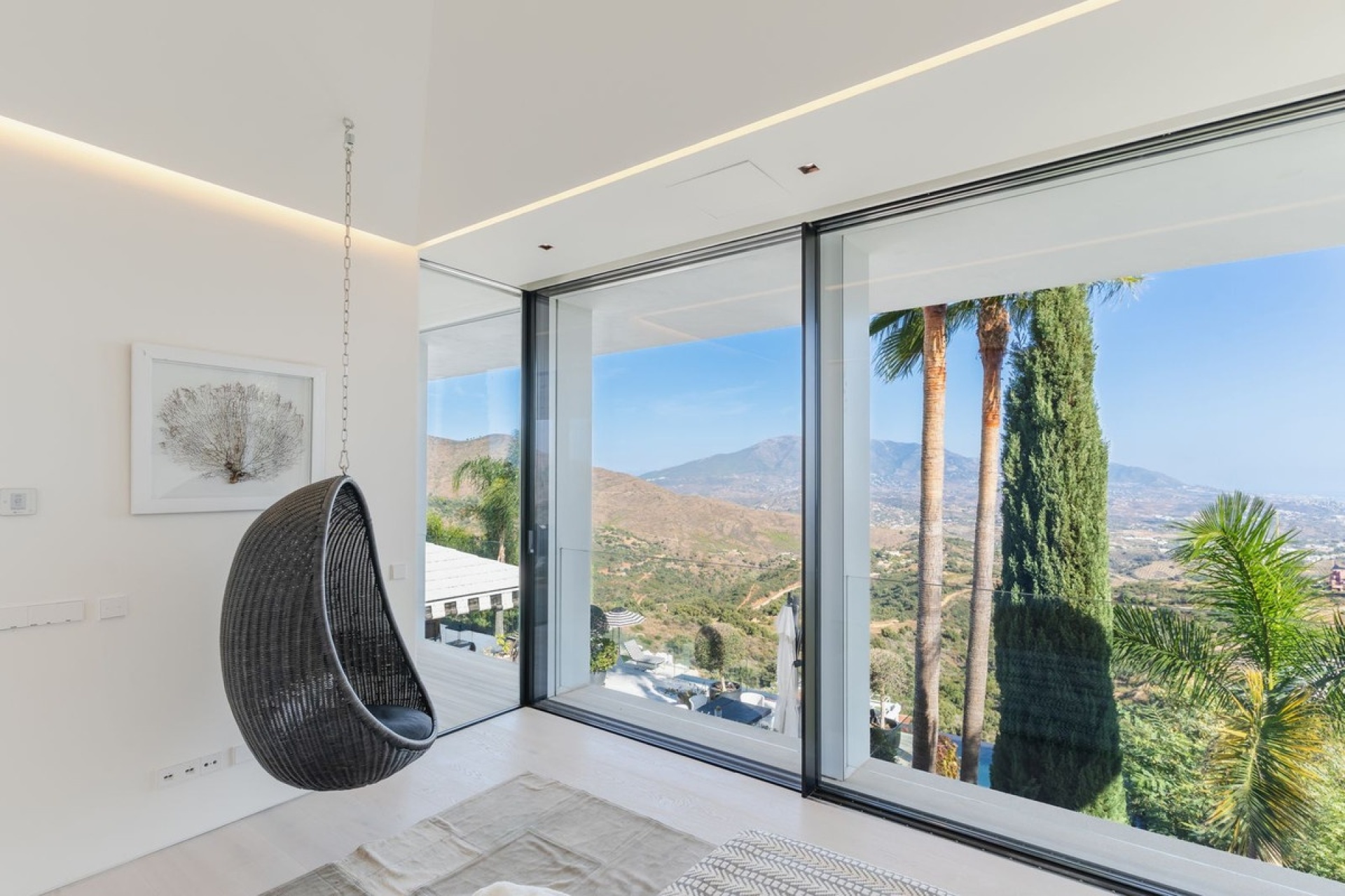 Resale - Villa - Marbella - Elviria