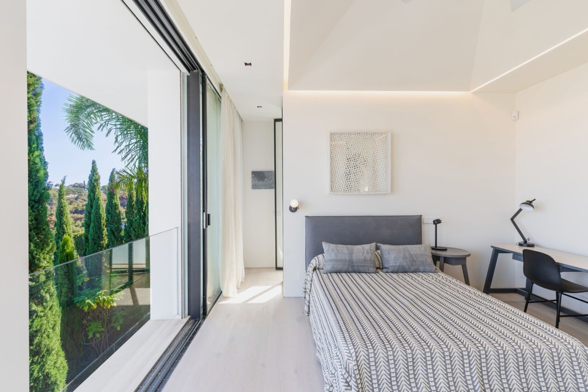 Resale - Villa - Marbella - Elviria