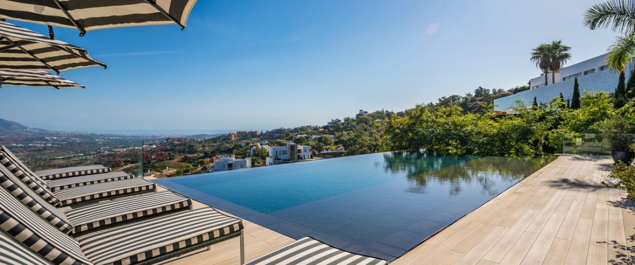 Resale - Villa - Marbella - Elviria