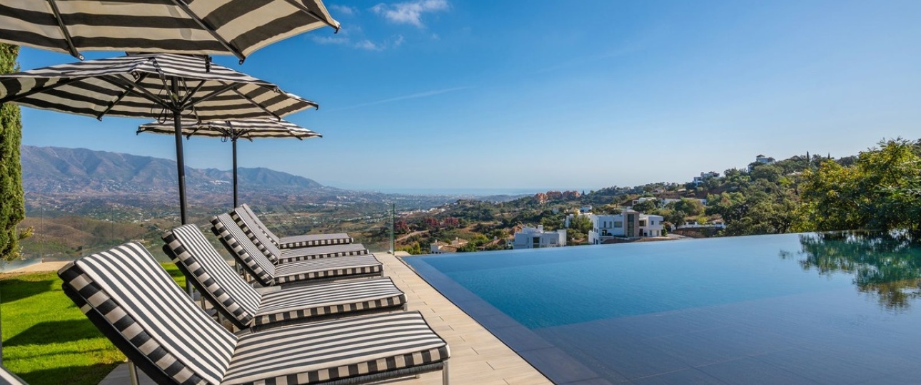 Resale - Villa - Marbella - Elviria