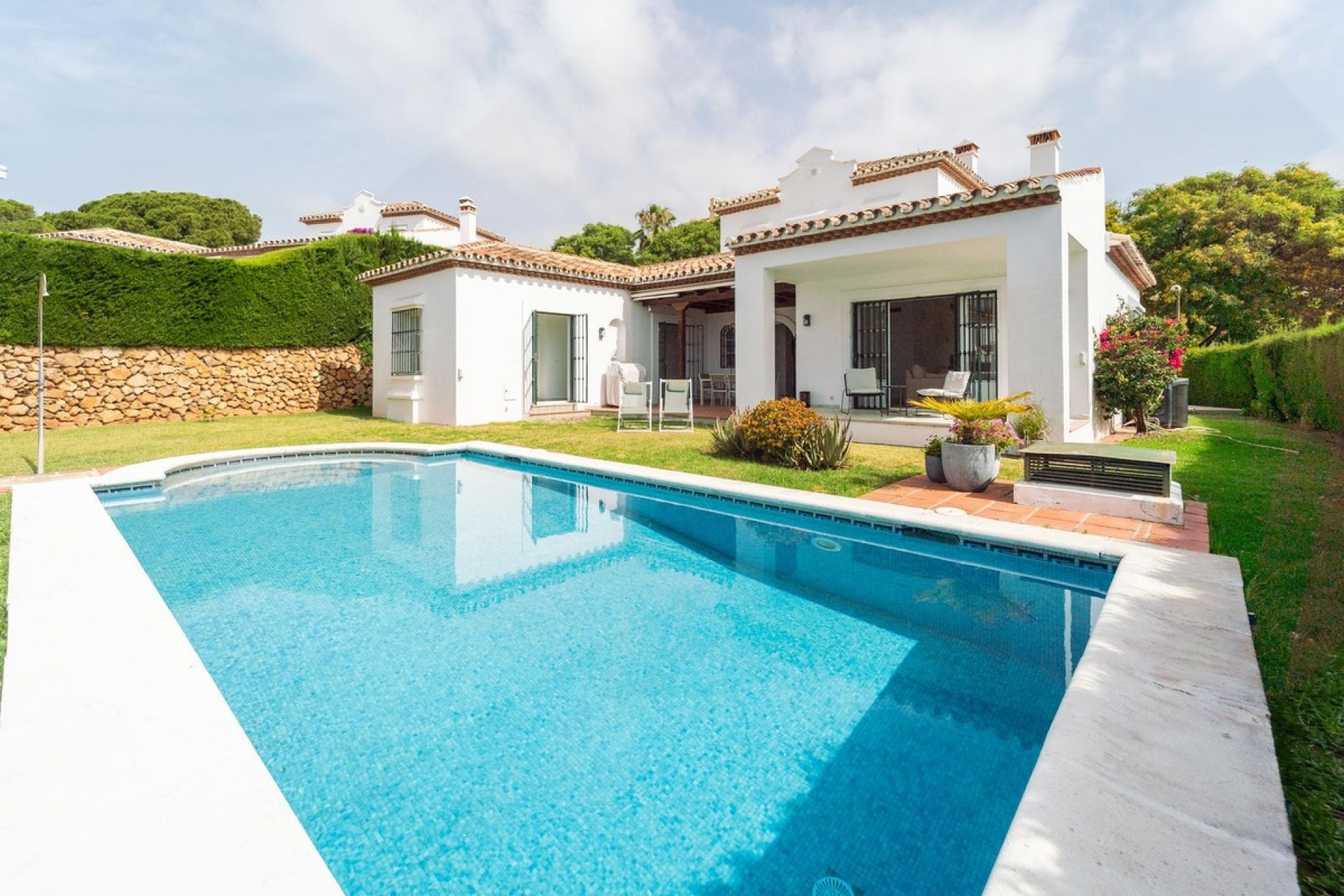 Resale - Villa - Marbella - Elviria