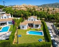 Resale - Villa - Marbella - Elviria