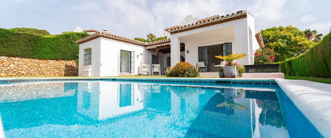 Resale - Villa - Marbella - Elviria