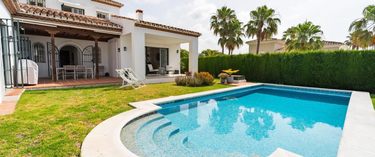Resale - Villa - Marbella - Elviria