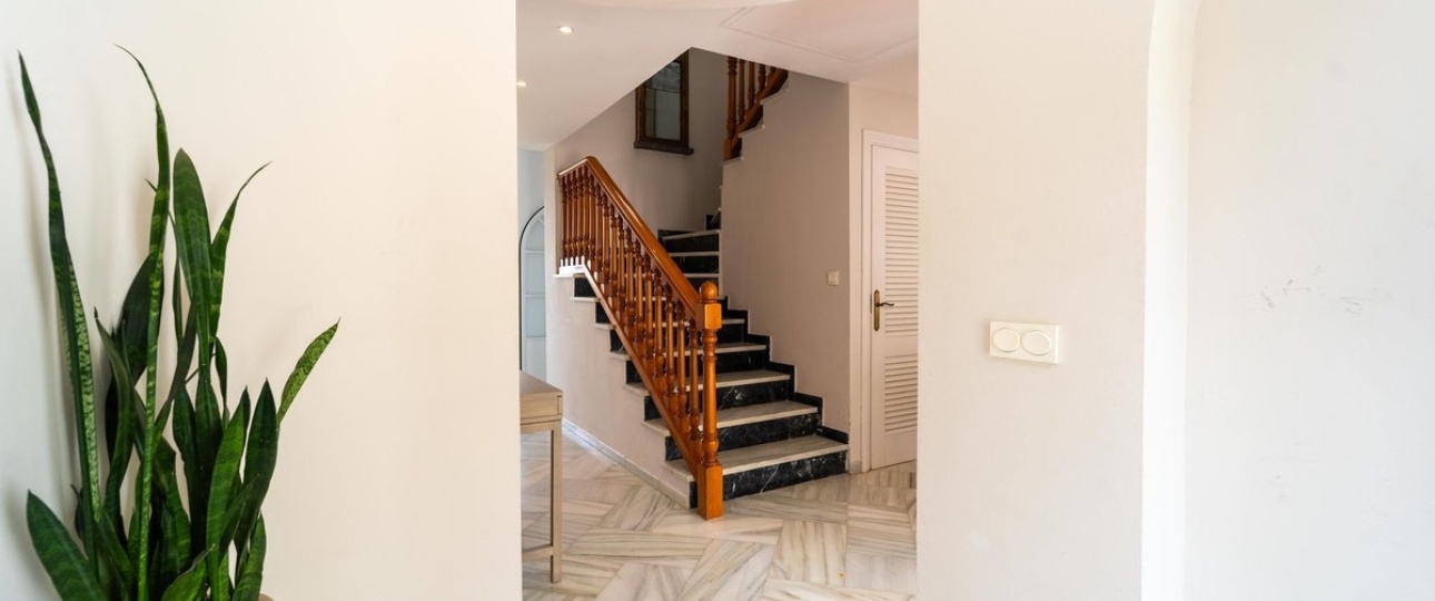 Resale - Villa - Marbella - Elviria