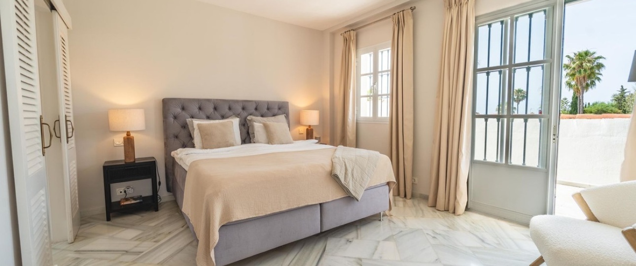 Resale - Villa - Marbella - Elviria