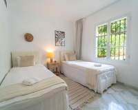 Resale - Villa - Marbella - Elviria