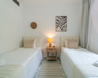 Resale - Villa - Marbella - Elviria