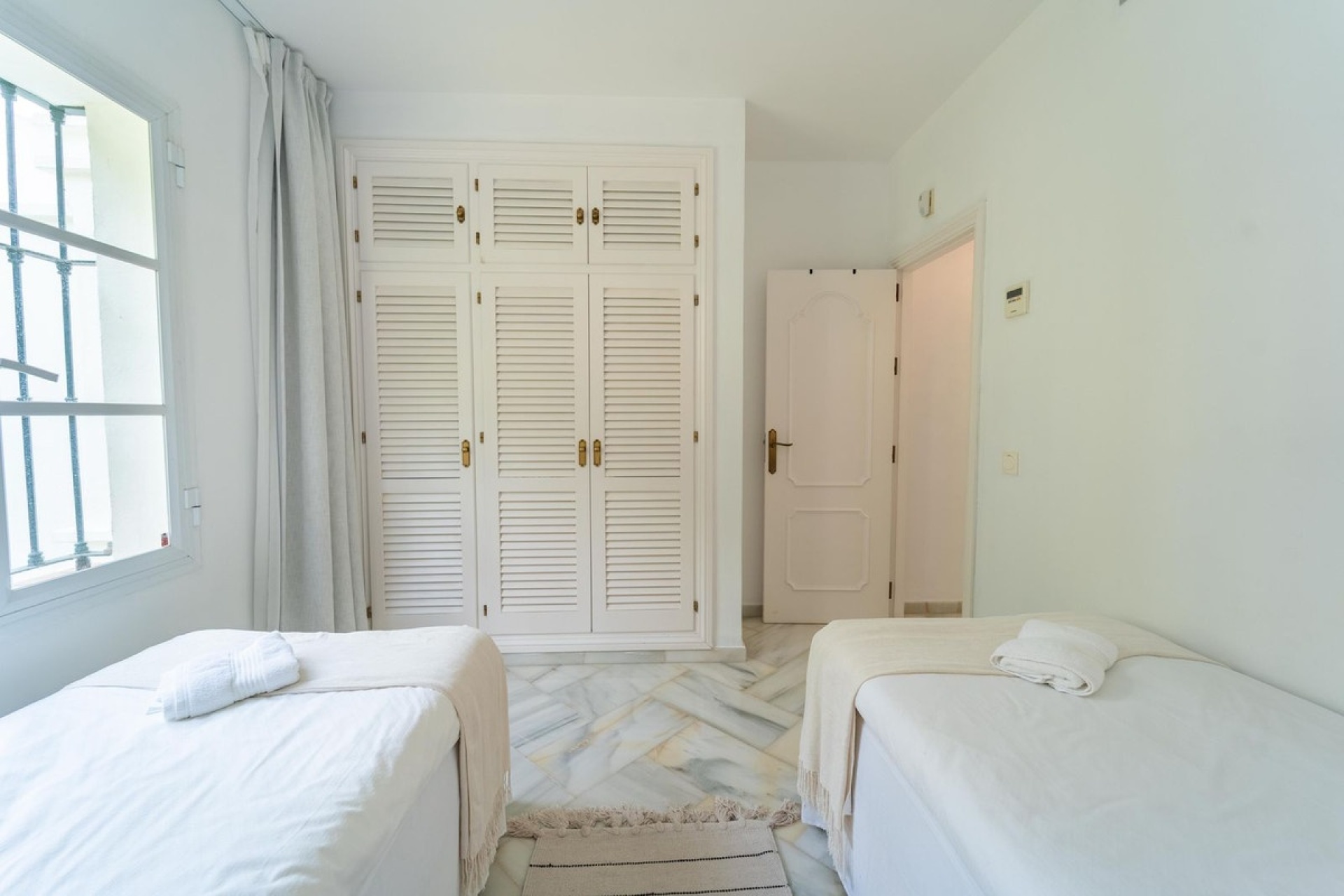 Resale - Villa - Marbella - Elviria