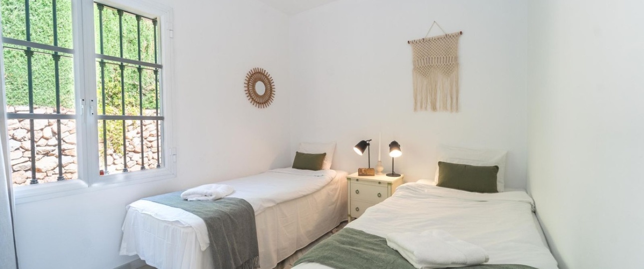 Resale - Villa - Marbella - Elviria