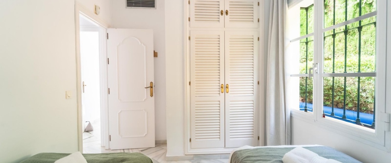 Resale - Villa - Marbella - Elviria