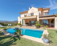 Resale - Villa - Marbella - Elviria